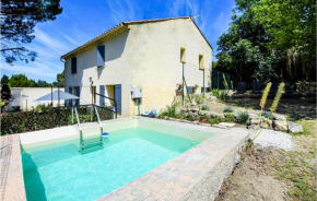 Awesome home in Beaumes-de-Venise with Outdoor swimming pool, WiFi and 3 Bedrooms